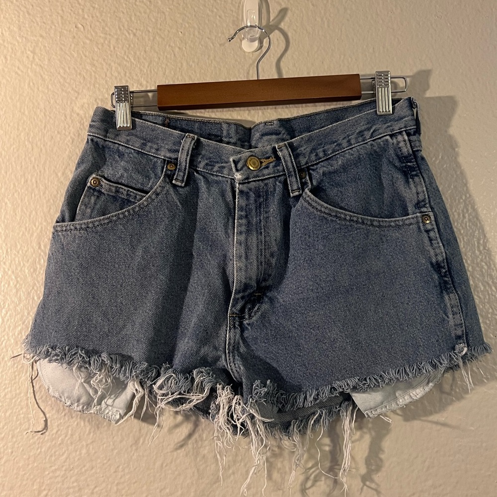 Wrangler Vintage High Rise Distressed Denim Mom Short - W29